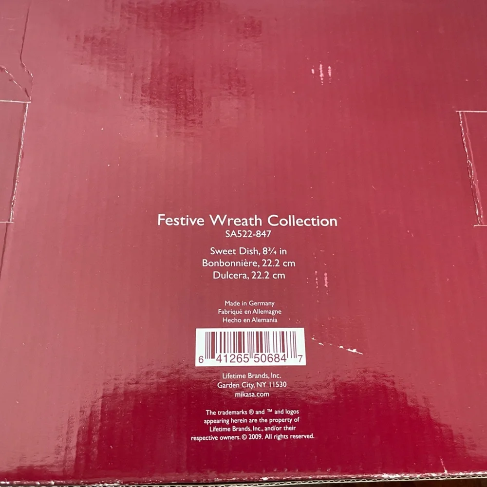 Mikasa Holiday Wreath Platter - Red, Green, and White